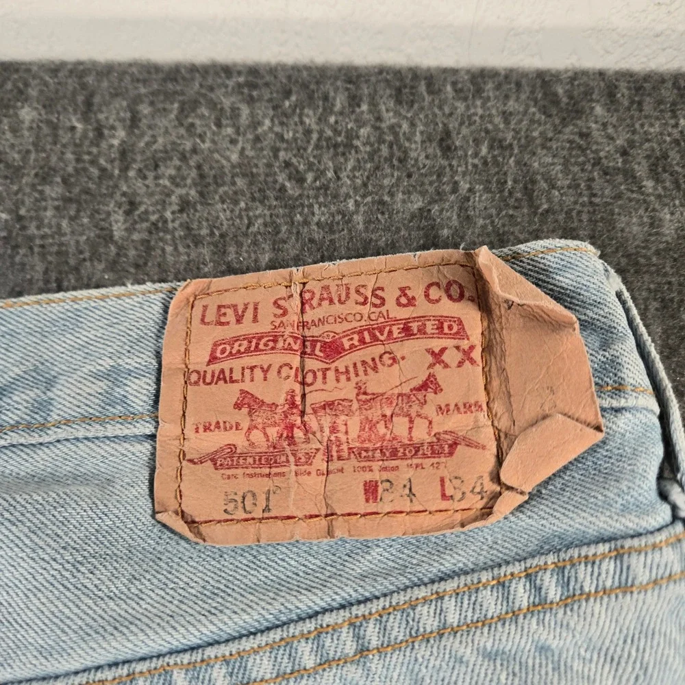 Vintage Levi's 501xx Button Fly Jeans Men 33x32 Light Wash Denim Straight Leg